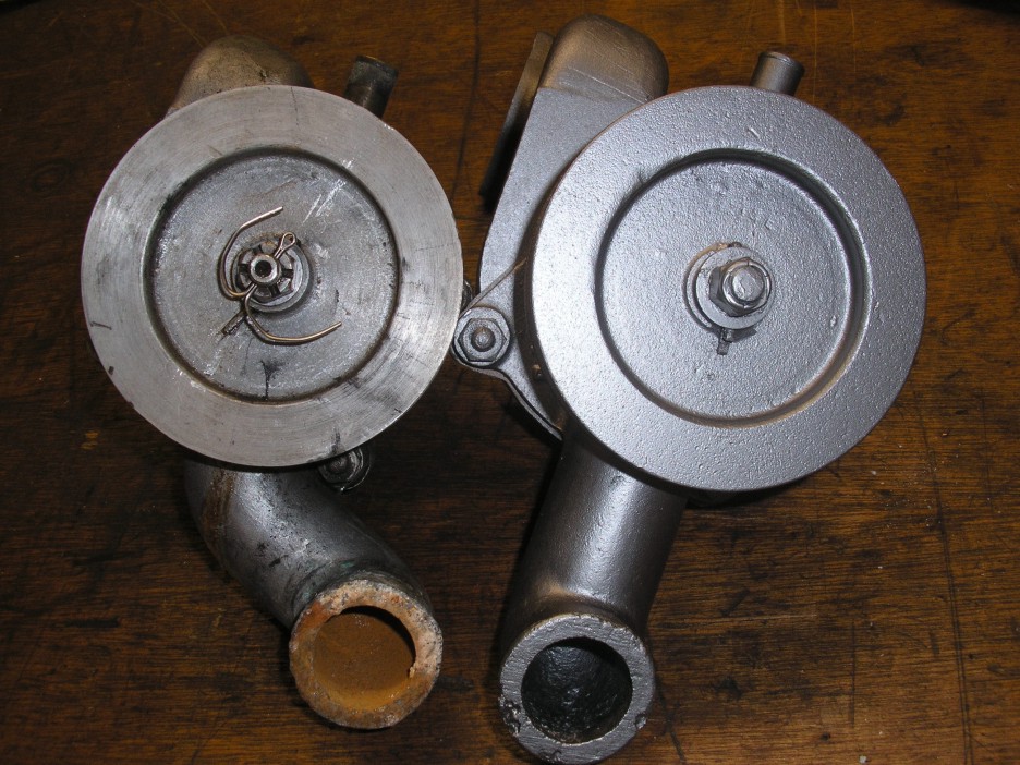 Sports pump to the left, Saloon type to the right